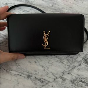 CASSANDRE PHONE HOLDER WITH STRAP IN SMOOTH LEATHER